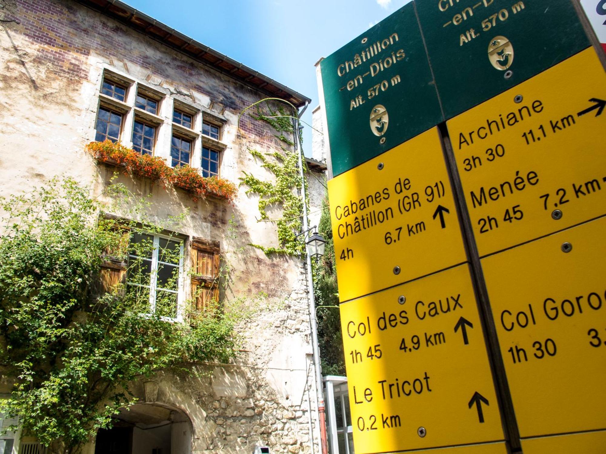 Le Dauphine Hotel Chatillon en Diois Bagian luar foto