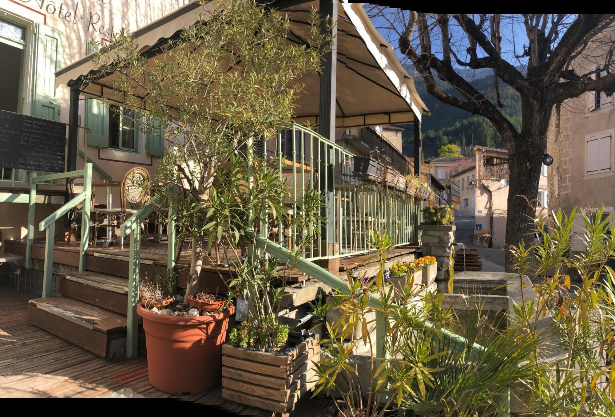 Le Dauphine Hotel Chatillon en Diois Bagian luar foto