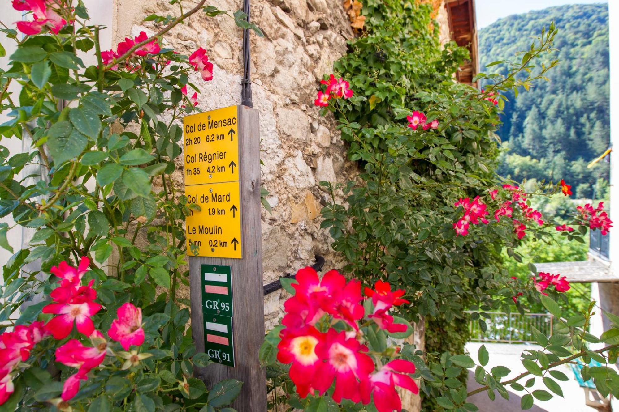 Le Dauphine Hotel Chatillon en Diois Bagian luar foto