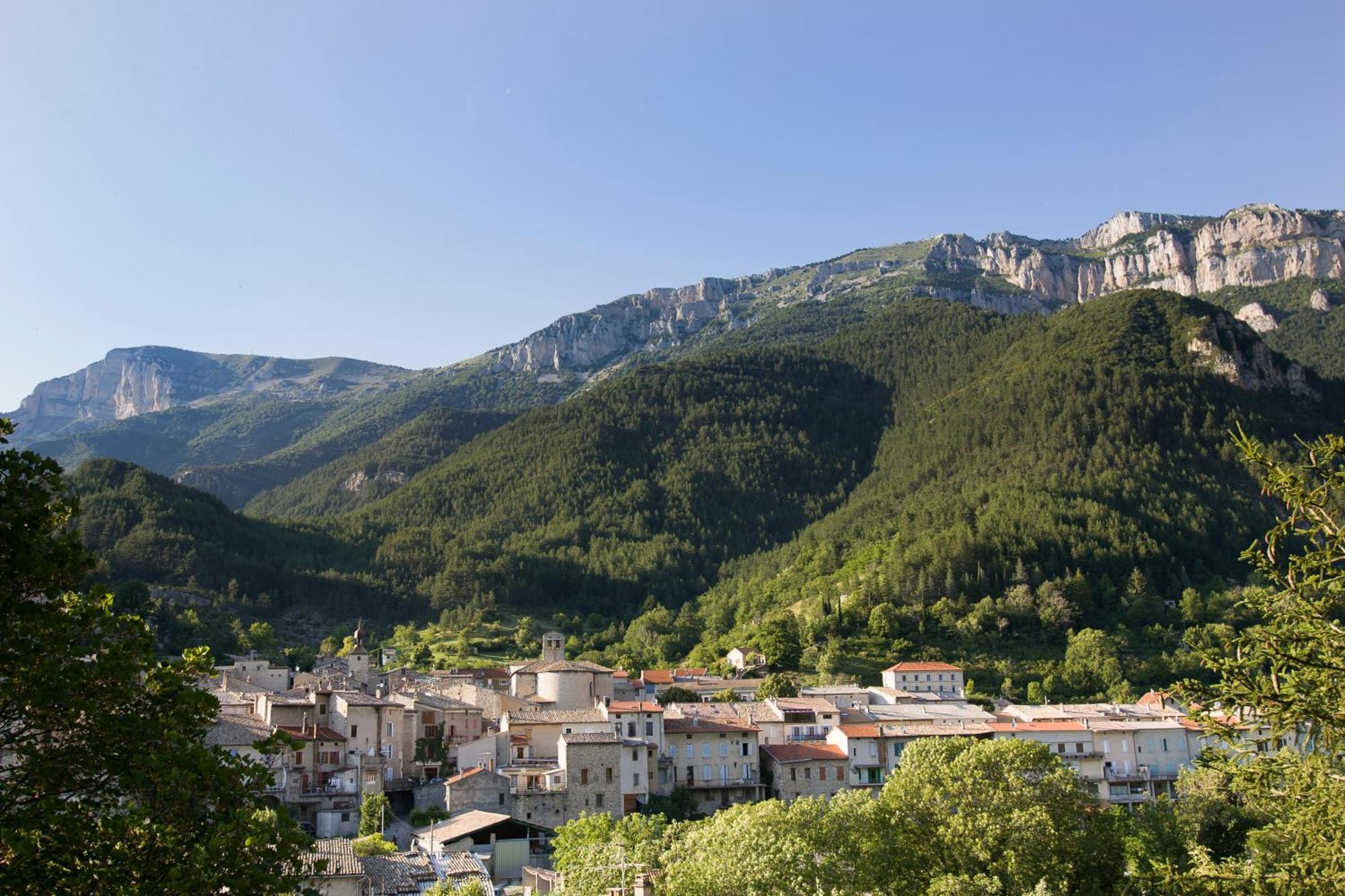 Le Dauphine Hotel Chatillon en Diois Bagian luar foto